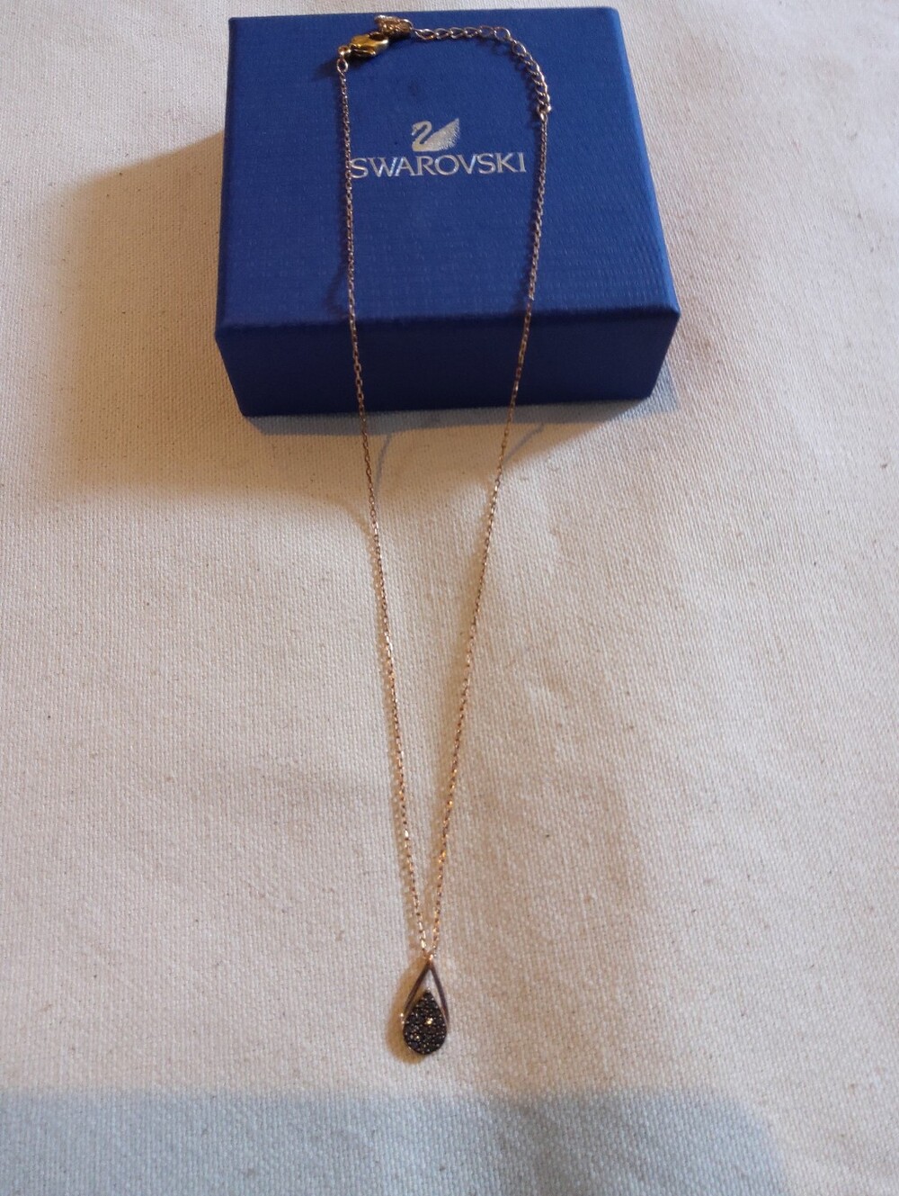 SWAROVSKI💥New💥Black Pave Pendant Drop Necklace